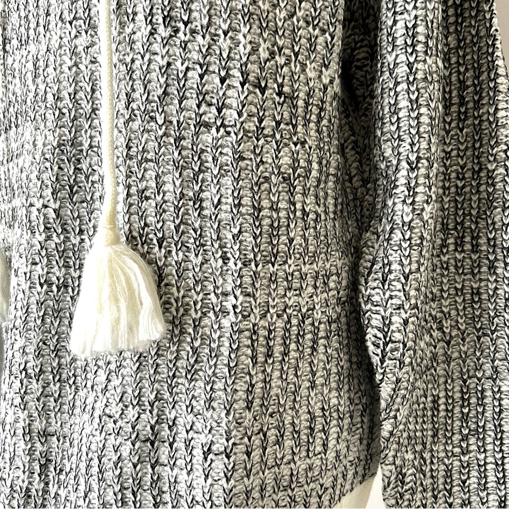 🌸NWT Charcoal & Ivory Hooded Ribbed Knit Sweater with Tassel String. Size: M - Picture 5 of 7